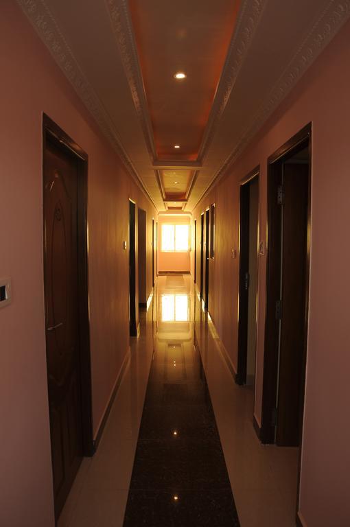 Hariharan Residency - Poonamallee Hotel Madrás Exterior foto
