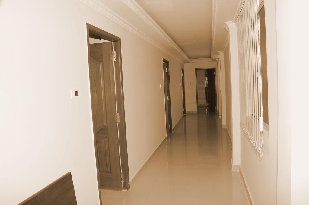 Hariharan Residency - Poonamallee Hotel Madrás Exterior foto