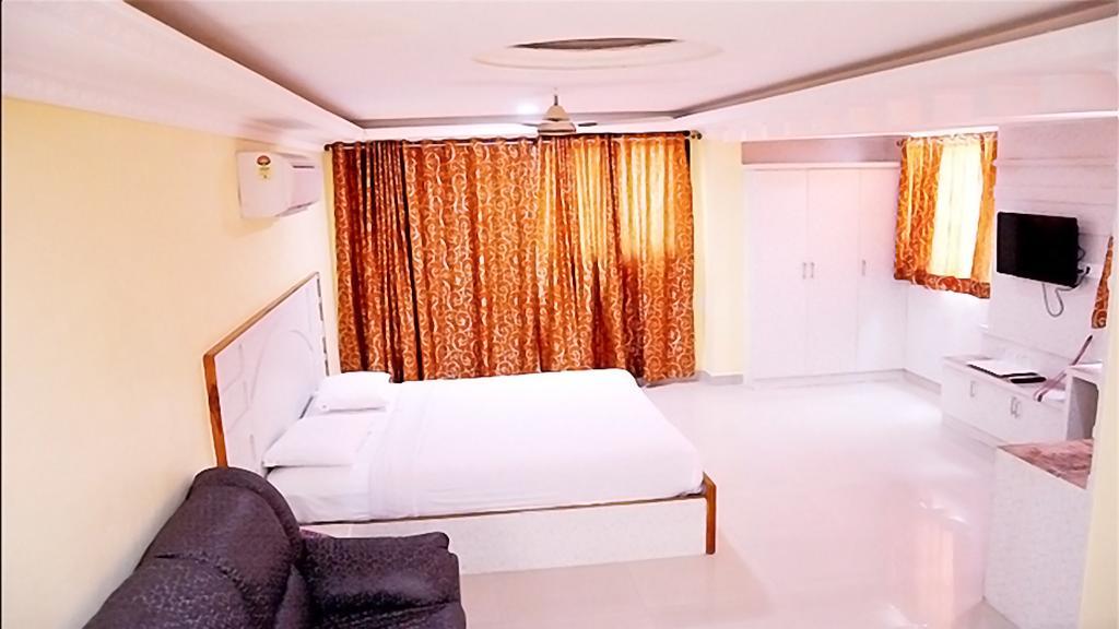 Hariharan Residency - Poonamallee Hotel Madrás Exterior foto